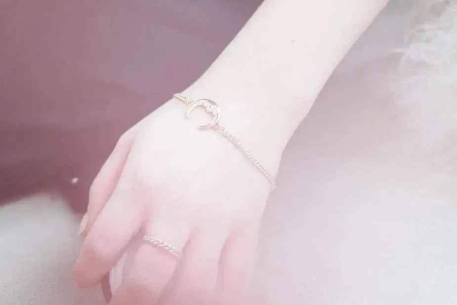 Moon Charm Bracelet - linhnguyen9